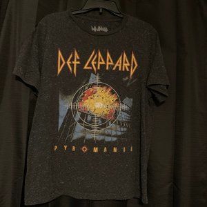 Def Leppard Band T